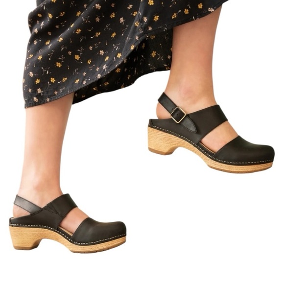 Dansko - Lucia Stylish Black Strappy Clogs Sz 38 - Picture 1 of 13